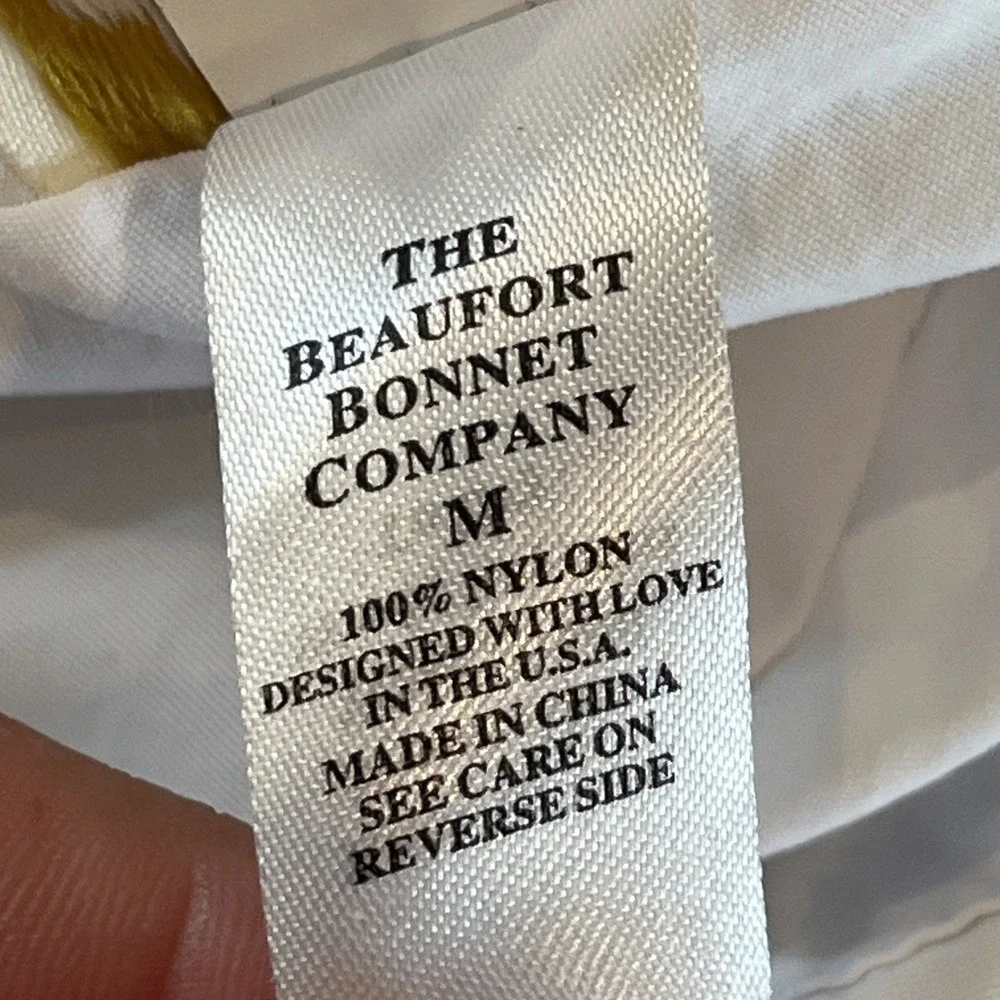 The Beaufort Bonnet Co White Green Blue Ducks Sun Hat Medium Wide Brim NWOT
